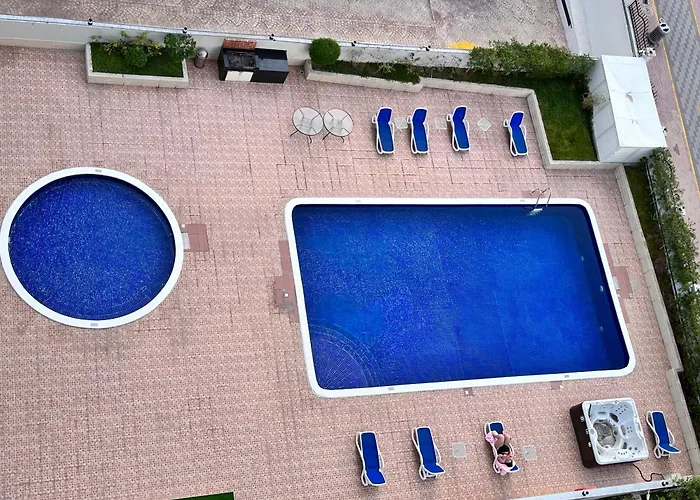 Stay In Heart Of Dubai Marina Walk To Jbr Beach 8